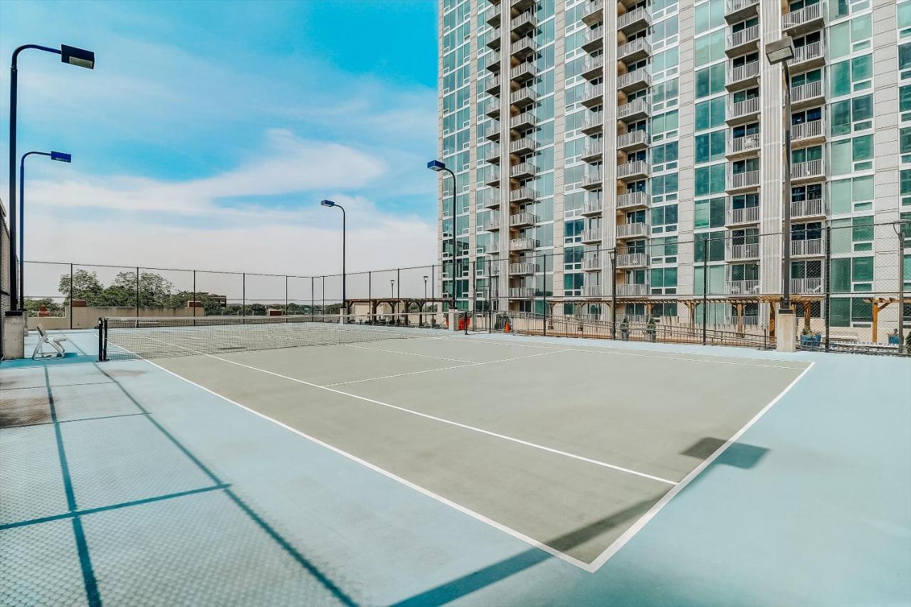 Frontdesk Skyhouse Apts Uptown Apartamento *